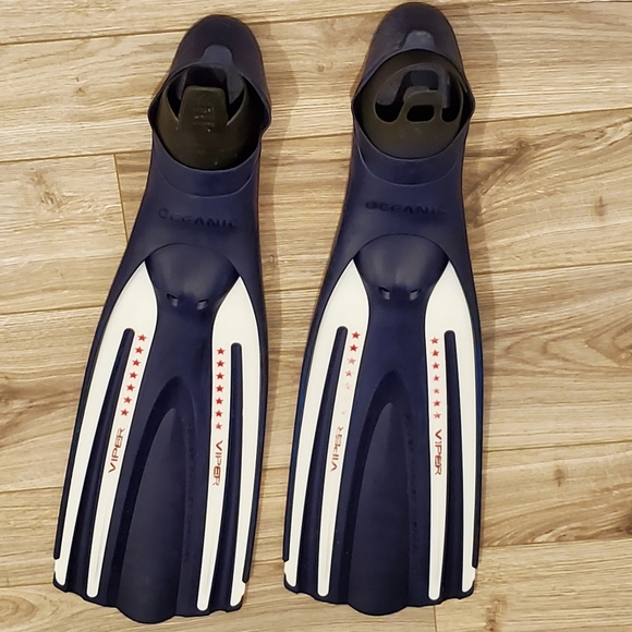 Oceanic Vipor Snorkel Full Foot Fins, Limited Edition, Youth US 3-4, Lik… - Picture 1 of 8
